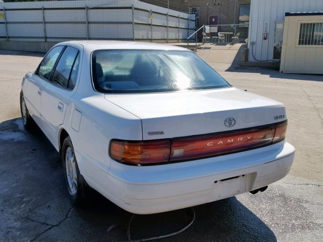 JT2VK13E5P0169074 - 1993 TOYOTA CAMRY XLE WHITE photo 3