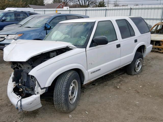 1GNDT13X84K155842 - 2004 CHEVROLET BLAZER WHITE photo 2