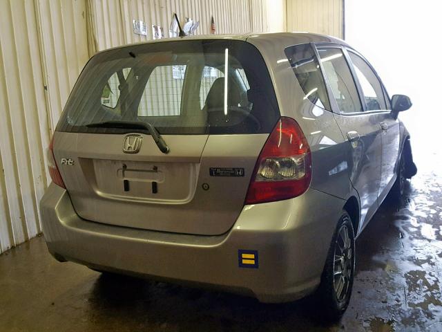 JHMGD38437S026956 - 2007 HONDA FIT GRAY photo 4