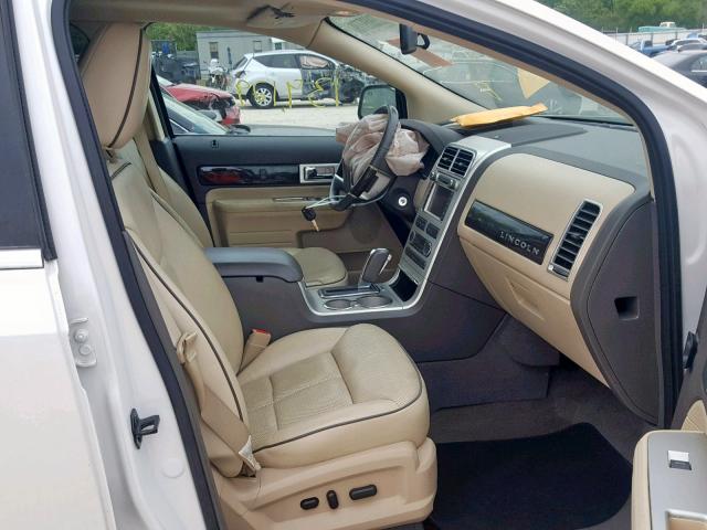 2LMDU68C49BJ11394 - 2009 LINCOLN MKX WHITE photo 5