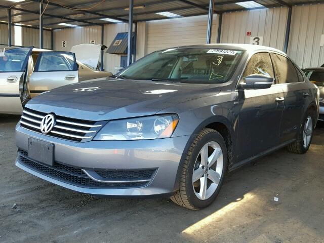 1VWAS7A39EC058188 - 2014 VOLKSWAGEN PASSAT S GRAY photo 2