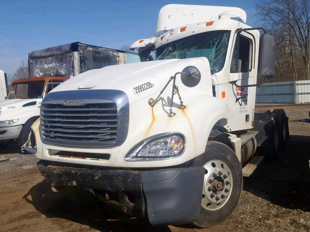 1FUJA6CG27LX63362 - 2007 FREIGHTLINER CONVENTION WHITE photo 2