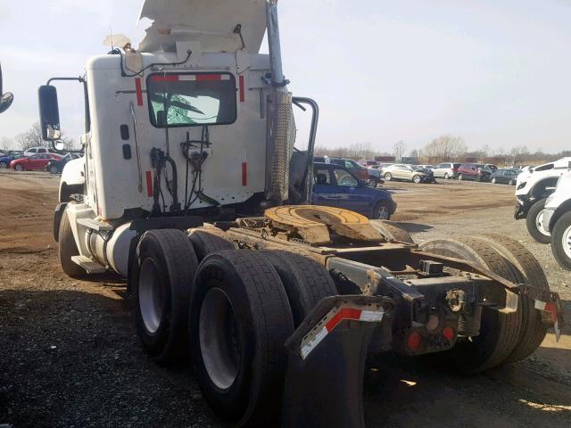 1FUJA6CG27LX63362 - 2007 FREIGHTLINER CONVENTION WHITE photo 3