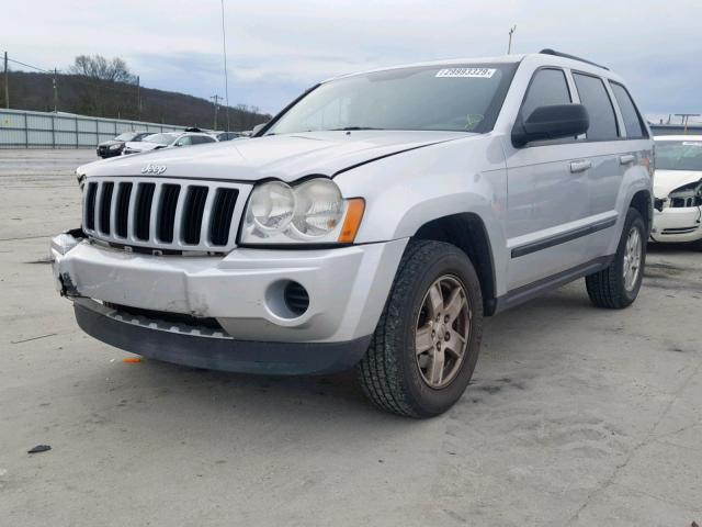 1J8GS48K37C585972 - 2007 JEEP GRAND CHER SILVER photo 2