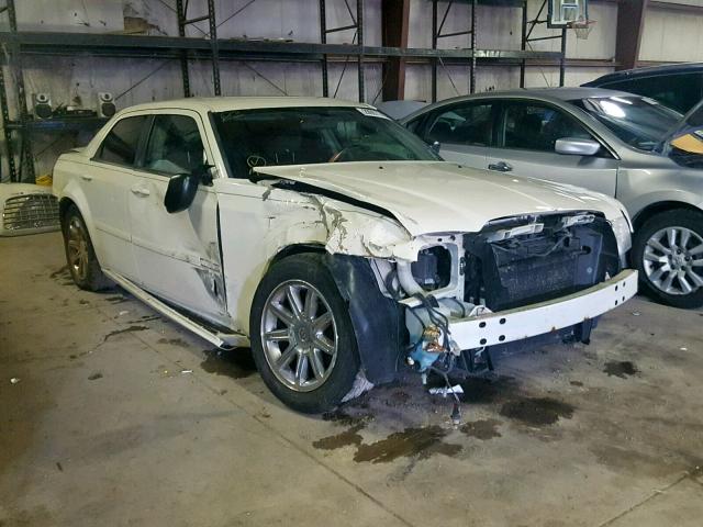 2C3JA43R05H525795 - 2005 CHRYSLER 300 WHITE photo 1