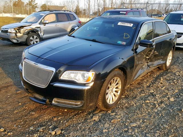 2C3CCAAG5DH510033 - 2013 CHRYSLER 300 BLACK photo 2