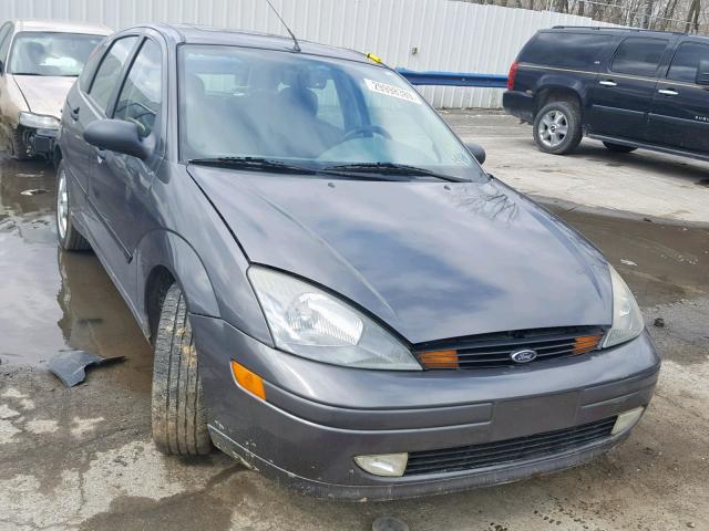 3FAHP37303R122853 - 2003 FORD FOCUS ZX5 GRAY photo 1