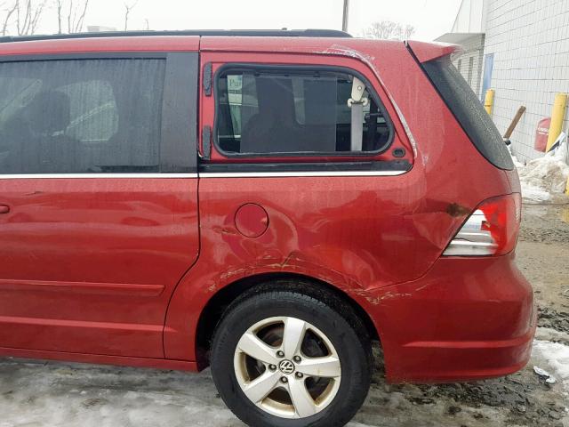 2V4RW3DG7BR659514 - 2011 VOLKSWAGEN ROUTAN SE RED photo 9