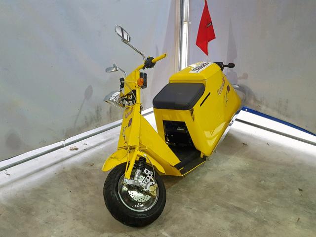 1K9SS1146GG293146 - 2016 OTHER SCOOTER YELLOW photo 2