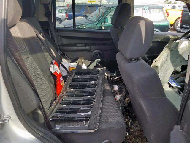 1J8HG48KX8C172356 - 2008 JEEP COMMANDER SILVER photo 6