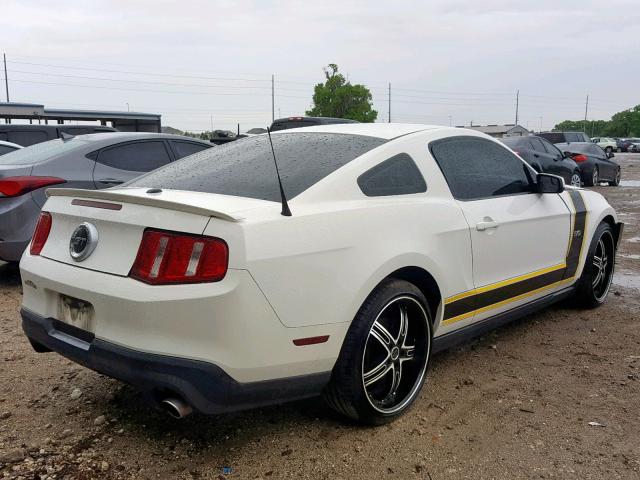 1ZVBP8CF0B5150535 - 2011 FORD MUSTANG GT WHITE photo 4