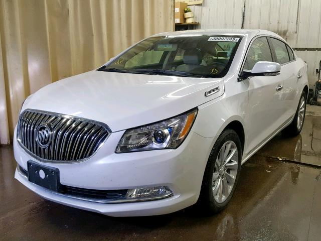 1G4GB5G30GF161232 - 2016 BUICK LACROSSE WHITE photo 2