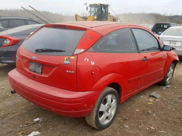 1FAHP31N16W251793 - 2006 FORD FOCUS ZX3 RED photo 4