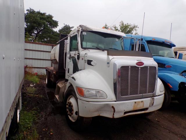 2NP2HJ6X1FM288899 - 2015 PETERBILT 337 WHITE photo 2