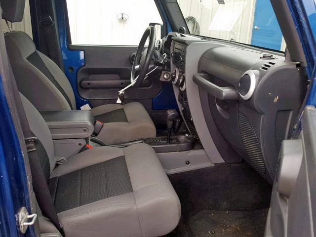 1J4BA5H19AL122964 - 2010 JEEP WRANGLER U BLUE photo 5