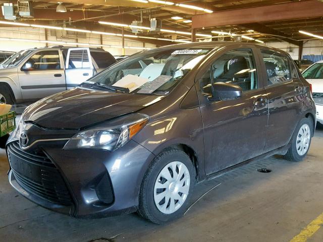 VNKKTUD39HA080133 - 2017 TOYOTA YARIS L GRAY photo 2