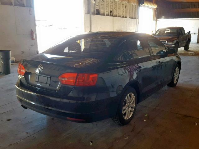3VW2K7AJ0DM411661 - 2013 VOLKSWAGEN JETTA BASE BLACK photo 4