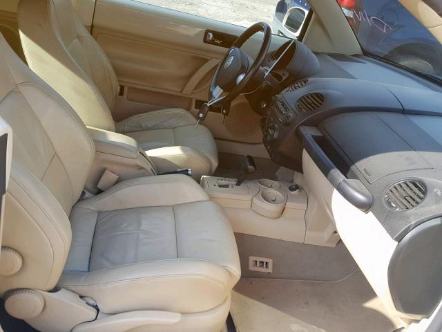 3VWCD21Y24M305419 - 2004 VOLKSWAGEN NEW BEETLE Creme Foto 5