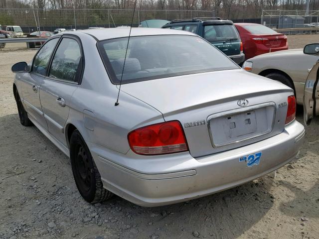 KMHWF25S34A942845 - 2004 HYUNDAI SONATA GL SILVER photo 3