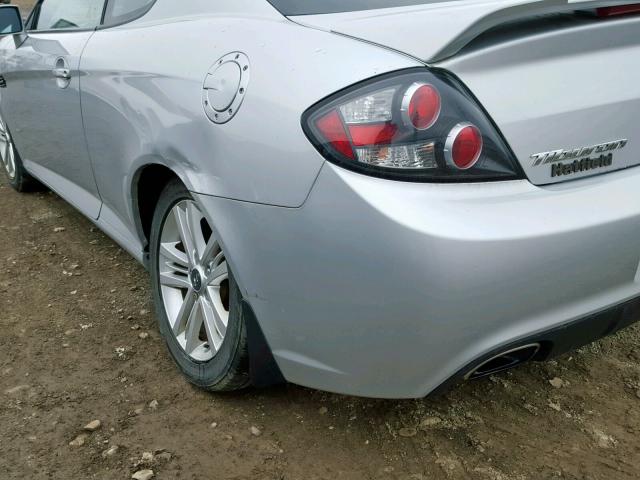 KMHHM66D58U291485 - 2008 HYUNDAI TIBURON GS SILVER photo 9