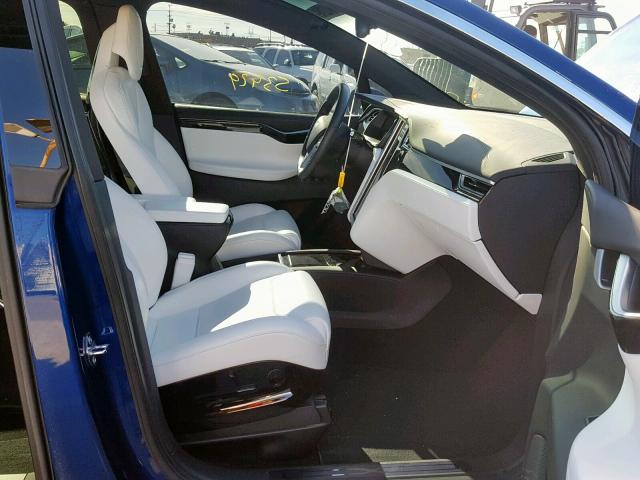 5YJXCBE22GF008110 - 2016 TESLA MODEL X BLUE photo 5