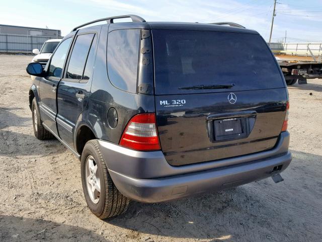 4JGAB54E4XA137198 - 1999 MERCEDES-BENZ ML 320 BLACK photo 3