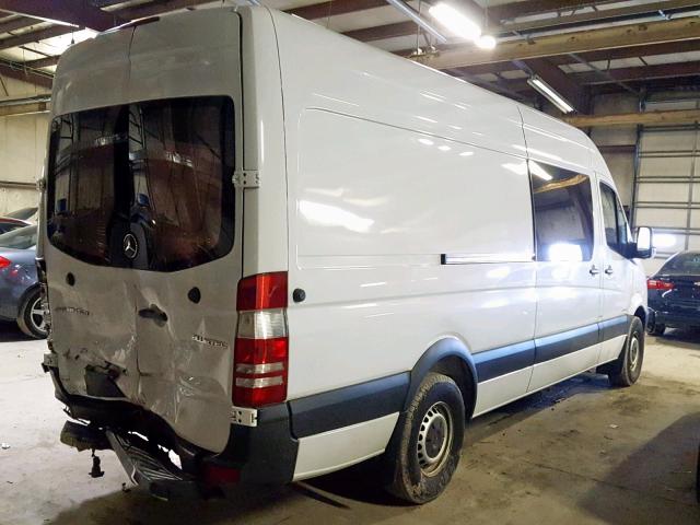 8BTPE8DD2GE128127 - 2016 MERCEDES-BENZ SPRINTER 2 WHITE photo 4