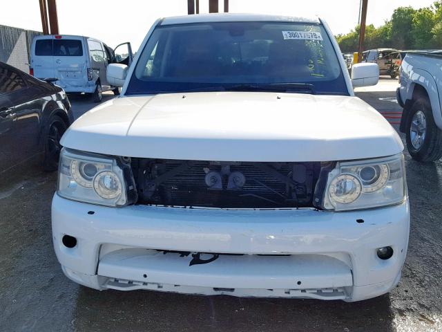 SALSH2E47BA271653 - 2011 LAND ROVER RANGE ROVE WHITE photo 10