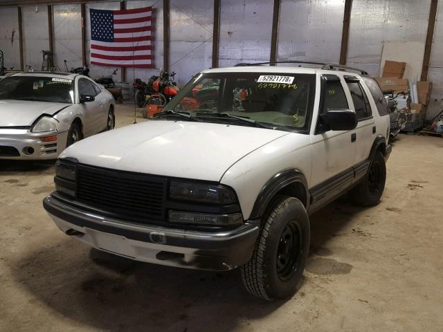 1GNDT13W4X2108366 - 1999 CHEVROLET BLAZER WHITE photo 2