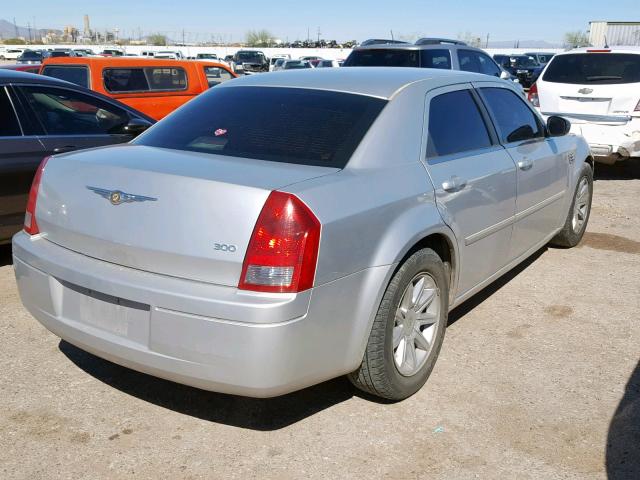 2C3KA43R17H829290 - 2007 CHRYSLER 300 SILVER photo 4