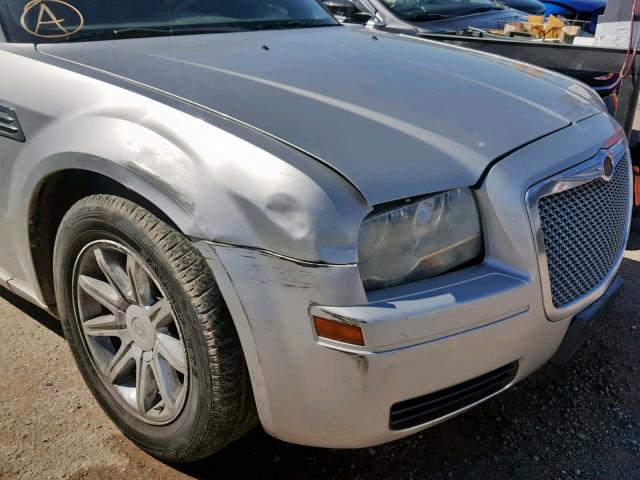 2C3KA43R17H829290 - 2007 CHRYSLER 300 SILVER photo 9