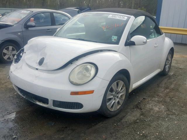 3VWRF31Y09M403107 - 2009 VOLKSWAGEN NEW BEETLE Weiß Foto 2