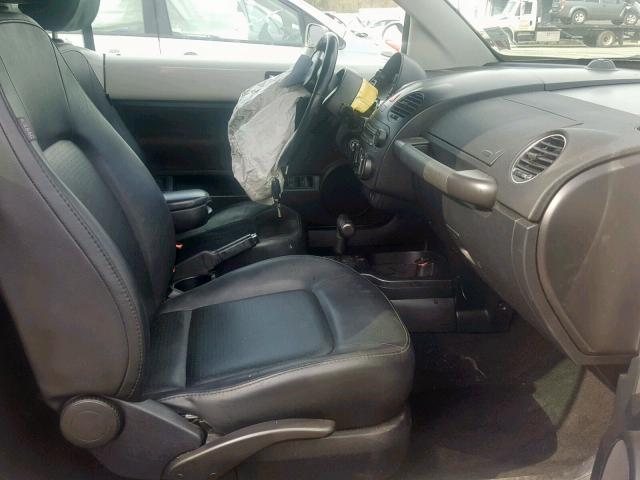 3VWRF31Y09M403107 - 2009 VOLKSWAGEN NEW BEETLE Weiß Foto 5