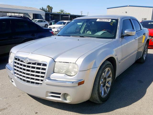 2C3KA63H86H353251 - 2006 CHRYSLER 300C SILVER photo 2