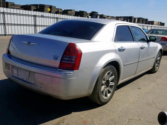 2C3KA63H86H353251 - 2006 CHRYSLER 300C SILVER photo 4