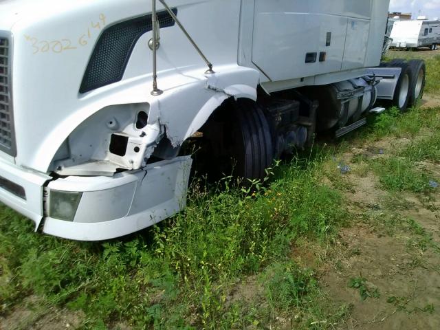 4V4NC9GH44N358471 - 2004 VOLVO VN VNL WHITE photo 9