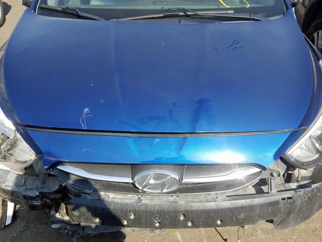 KMHCT4AE1GU966085 - 2016 HYUNDAI ACCENT SE BLUE photo 7