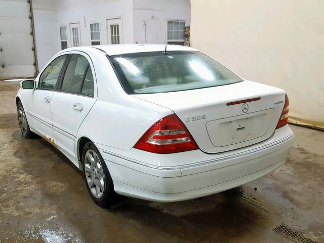 WDBRF84J45F620246 - 2005 MERCEDES-BENZ C 320 WHITE photo 3