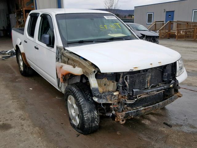 1N6AD07W46C402689 - 2006 NISSAN FRONTIER C WHITE photo 1