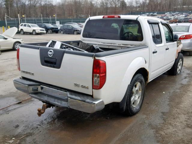 1N6AD07W46C402689 - 2006 NISSAN FRONTIER C WHITE photo 4