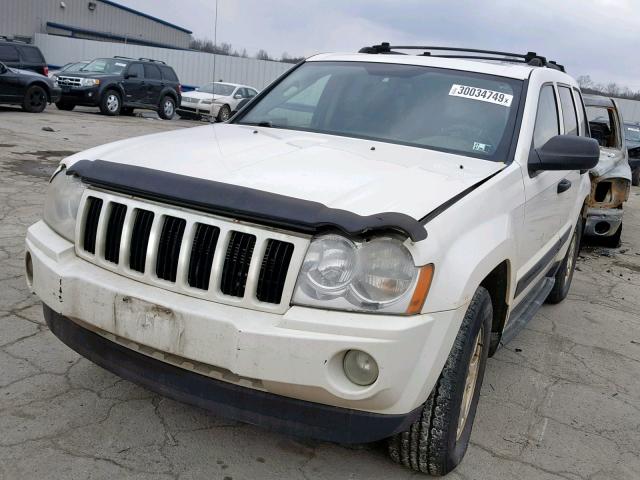 1J4GR48K65C600040 - 2005 JEEP GRAND CHER WHITE photo 2