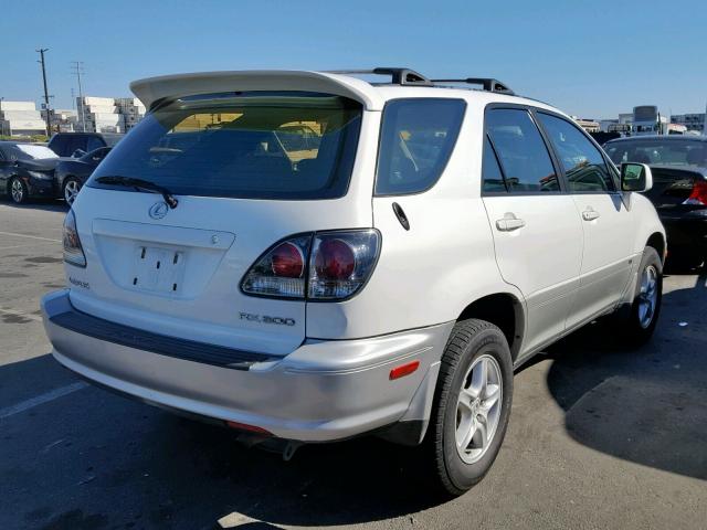 JTJHF10U710177573 - 2001 LEXUS RX 300 WHITE photo 4