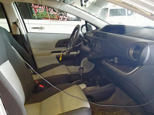 JTDKDTB32E1567222 - 2014 TOYOTA PRIUS C SILVER photo 5