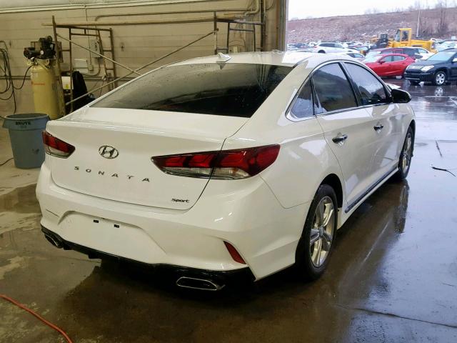 5NPE34AF2JH693777 - 2018 HYUNDAI SONATA SPO WHITE photo 4