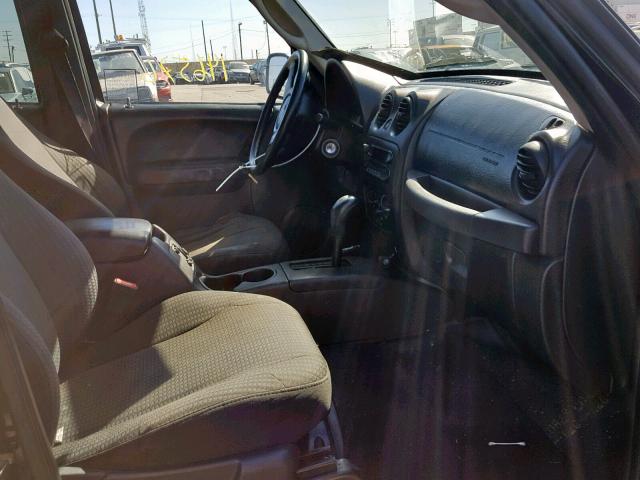 1J4GL48K24W217128 - 2004 JEEP LIBERTY SP BLACK photo 5