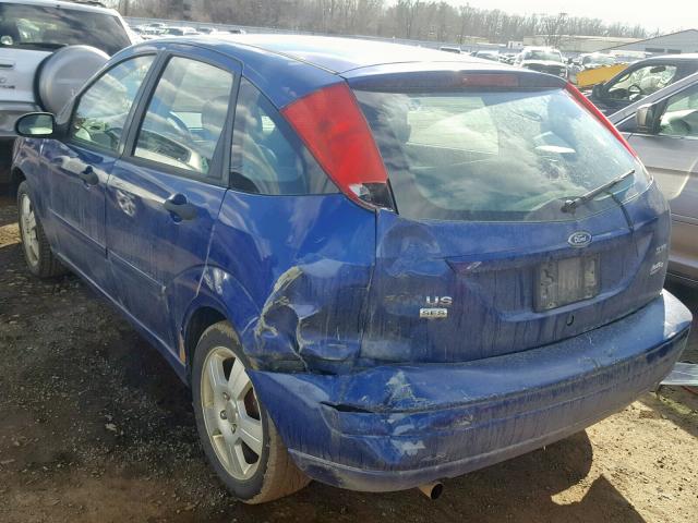 3FAFP37N45R156015 - 2005 FORD FOCUS ZX5 BLUE photo 3