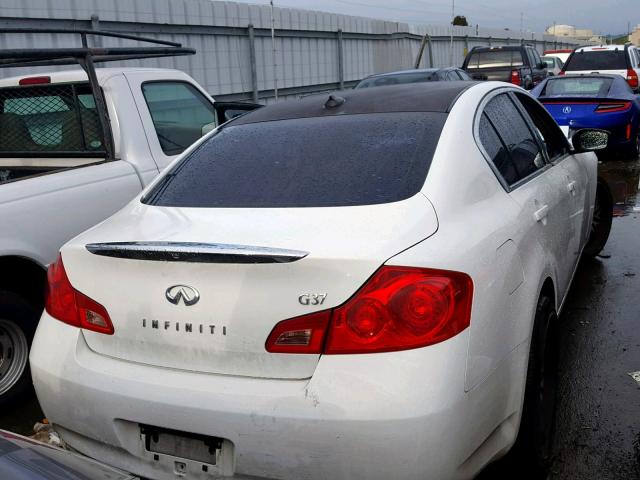 JNKCV61E39M308229 - 2009 INFINITI G37 BASE WHITE photo 4