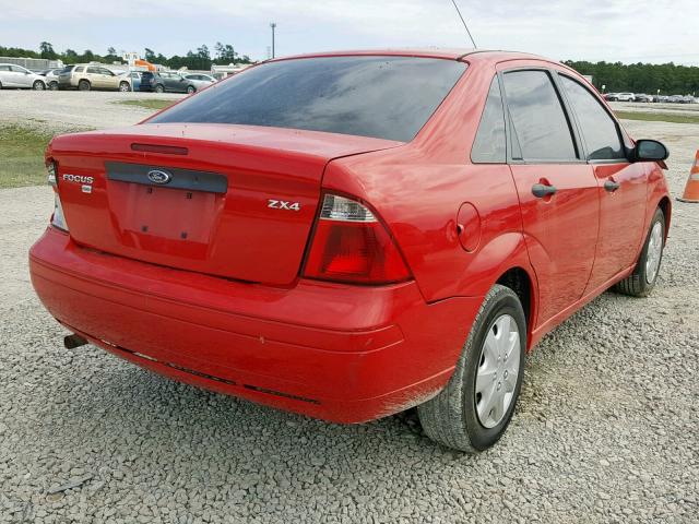 1FAHP34NX6W237659 - 2006 FORD FOCUS ZX4 RED photo 4