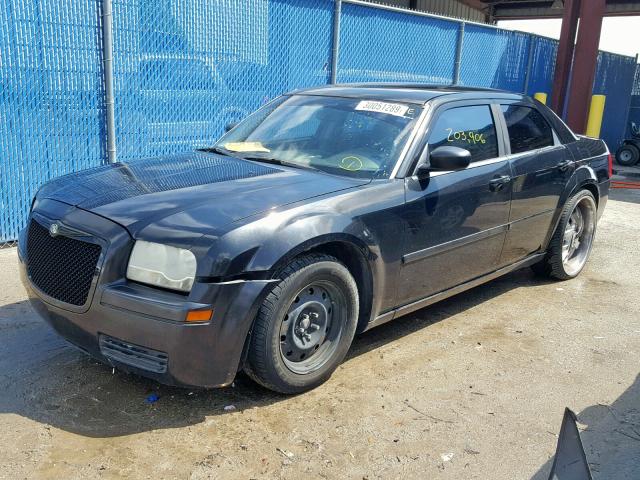 2C3KA43RX6H240320 - 2006 CHRYSLER 300 BLACK photo 2