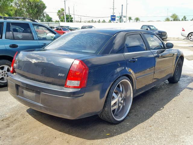 2C3KA43RX6H240320 - 2006 CHRYSLER 300 BLACK photo 4